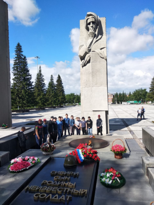 Экскурсия на «Монумент Славы».
