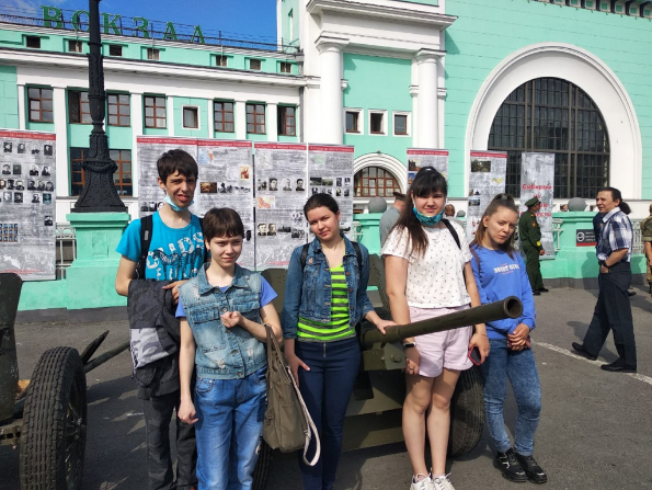 Обучающиеся Новосибирского центра профессионального обучения №1 встретили поезд-музей Минобороны