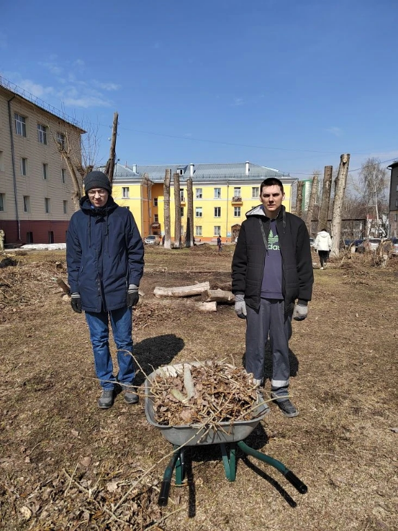 Традиционный субботник объединил обучающихся Новосибирского центра профессионального обучения №1